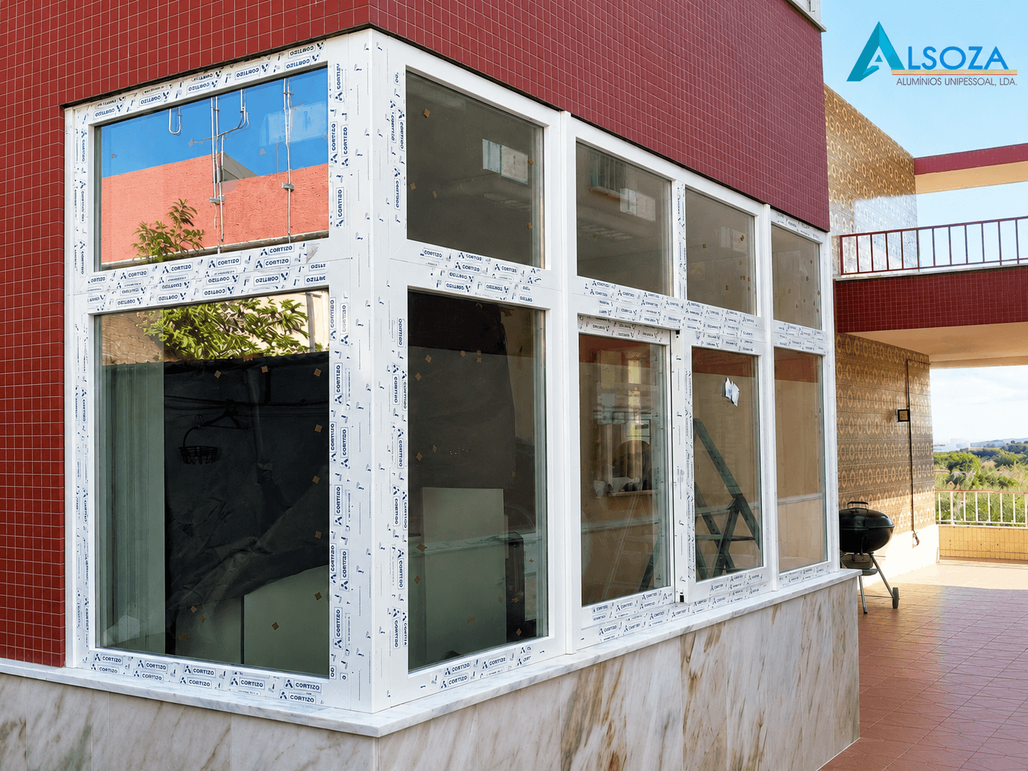Marquise em PVC realizada pela Alsoza Alumínios